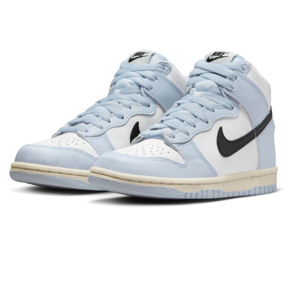 Nike Dunk Hi in Summit White / Grey kids size 2y - EUC